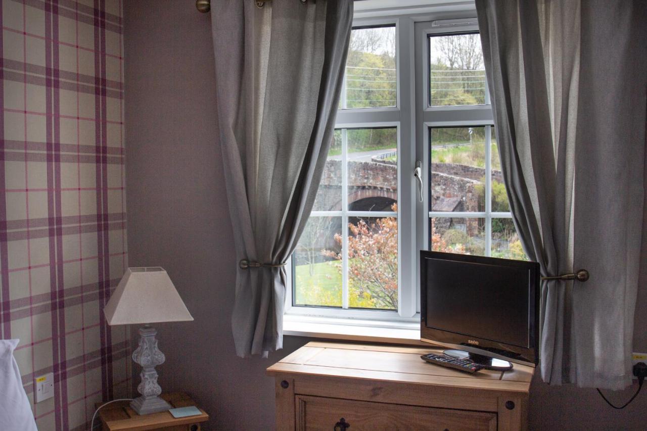 Horse And Hound Country Inn Bonchester Bridge Екстер'єр фото