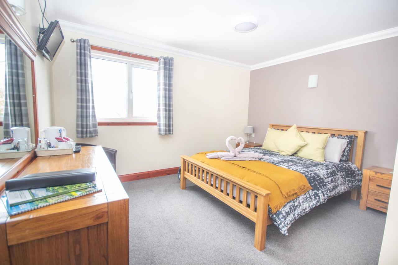 Horse And Hound Country Inn Bonchester Bridge Екстер'єр фото